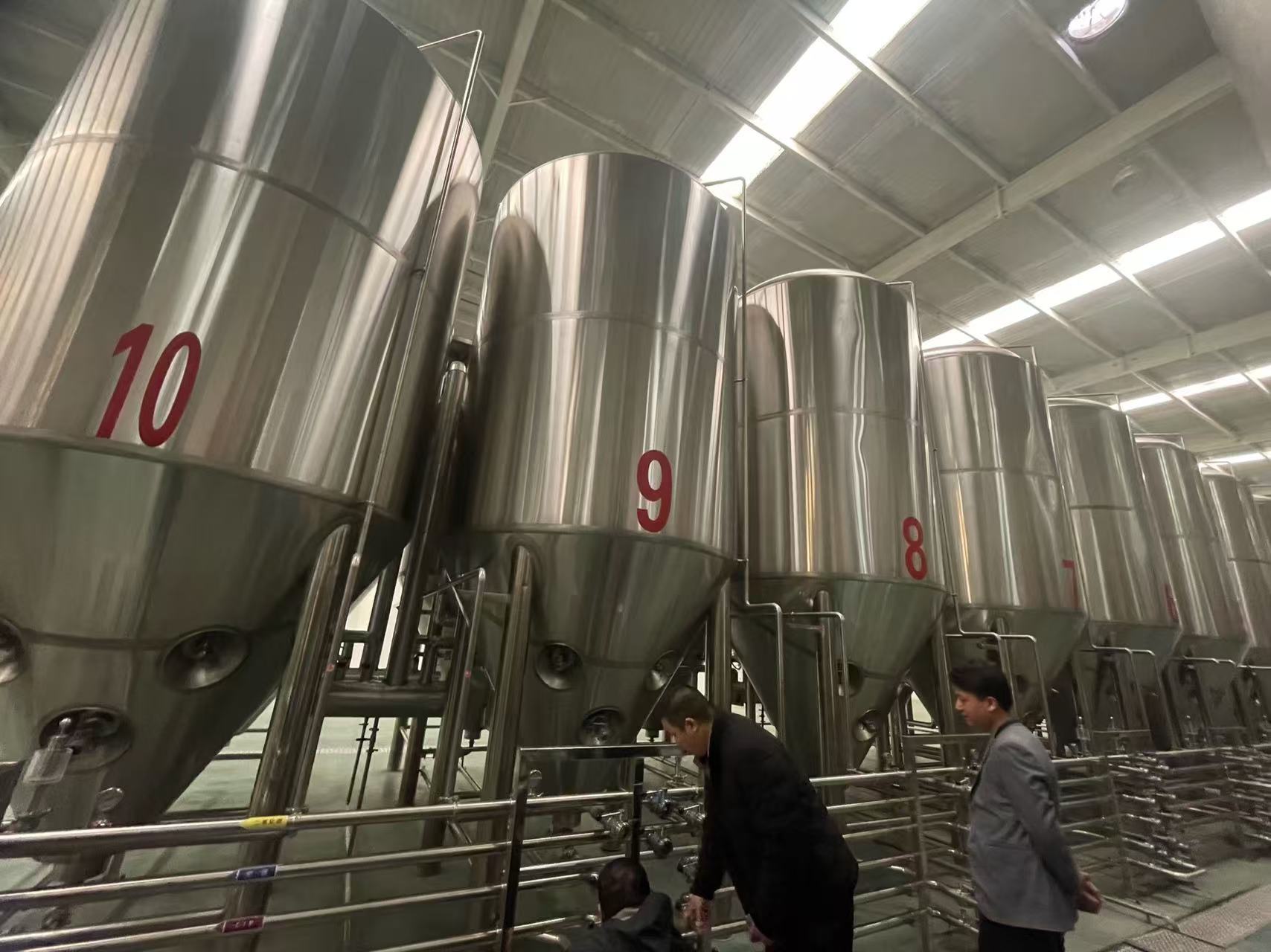 宿州精酿啤酒设备厂—平面布置、设备设计、制造、调试、培训等一条龙服务